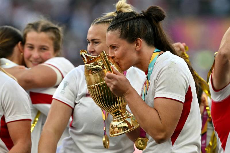 Matthews at the double as England beat Canada to win Women's Rugby World Cup