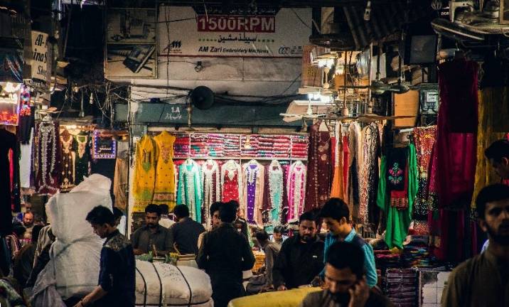 Robbers steal Rs42.6 million from Lahore market