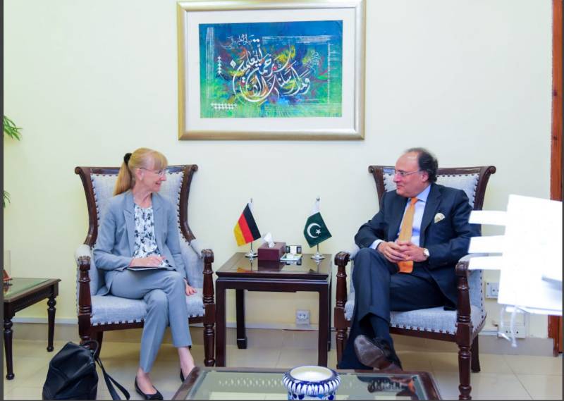 German Ambassador calls on FM Aurangzeb, discusses bilateral trade