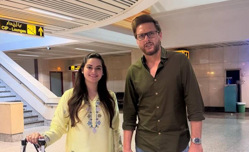 Minal Khan shares starstruck fan moment with Shahid Afridi