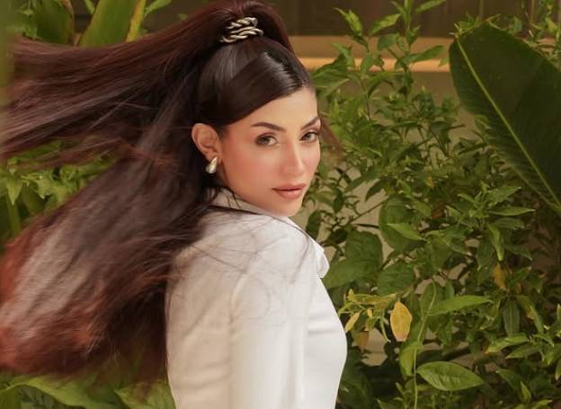 Zoya Nasir rocks New York City with dance moves