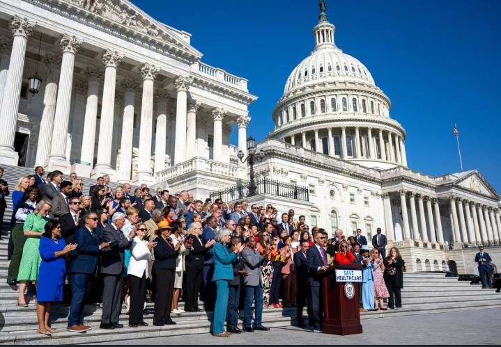 US careens toward government shutdown as both parties dig in