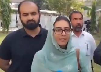 No arrest: Imaan Mazari, Hadi appear before Islamabad court in tweet case