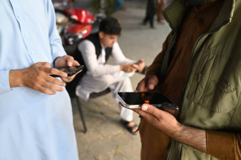 'I'm breathing again': Afghans relieved after internet restored