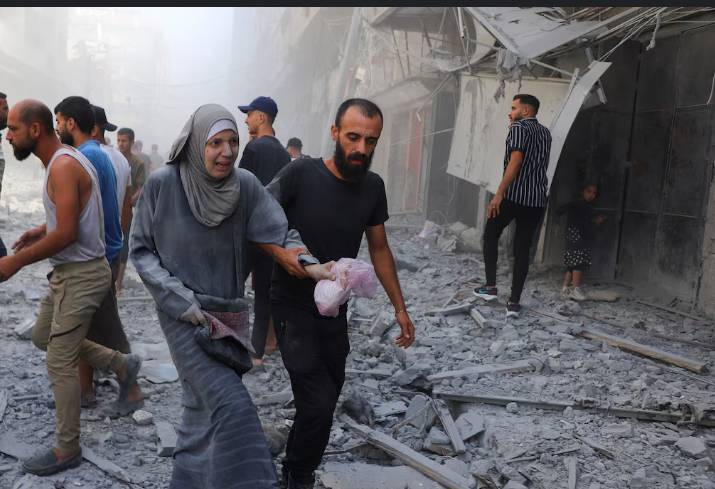 Israel bombards Gaza City as Hamas mulls Trump peace plan