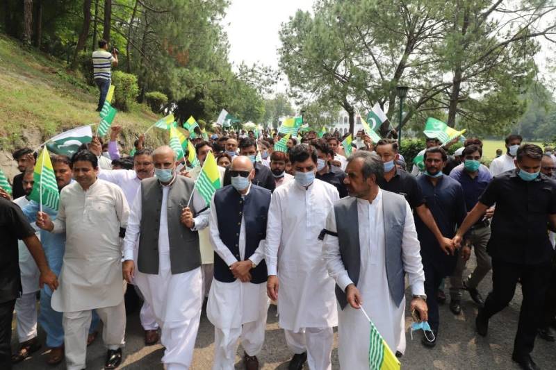 Pakistan urgently requires prudent leadership to overcome extremely alarming AJK situation: Ch Sarwar