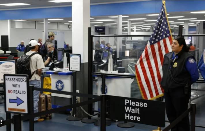 Canadians with 'X' gender passports warned of US travel