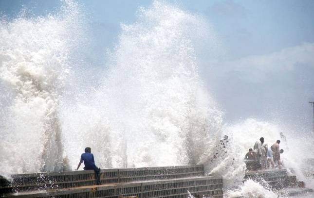 Sindh cities on alert as cyclone warning issued
