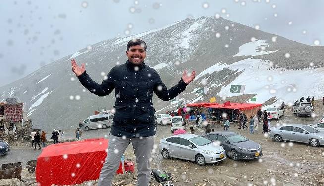 Babusar Top, other parts of Mansehra receive first snowfall of season 