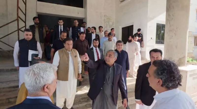 Naqvi orders fast-track completion of Parliament Lodges block