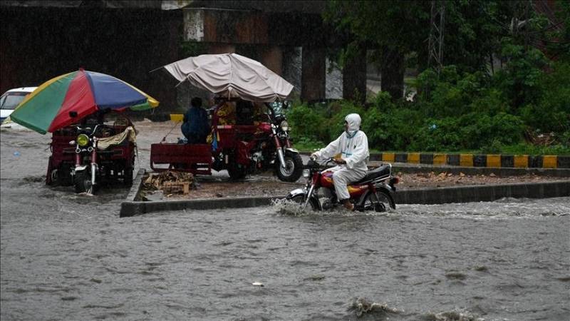 PMDA issues heavy rain alert across Pakistan during 12-48 hours