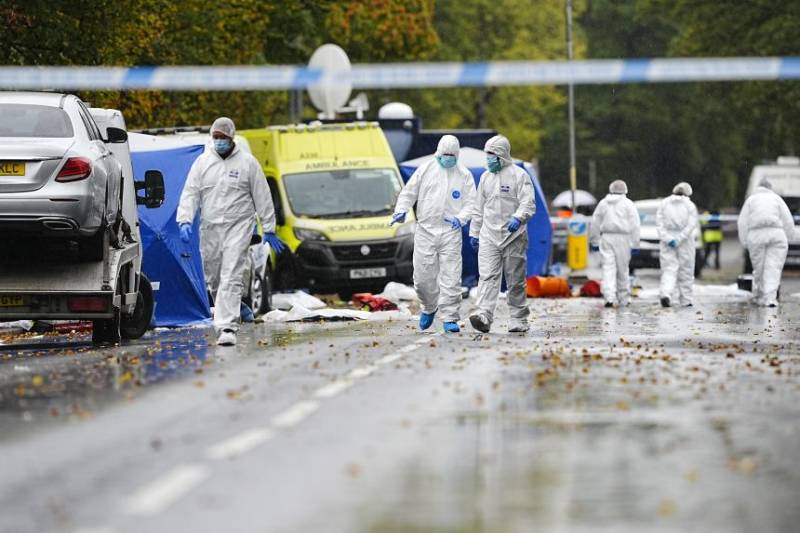UK police quiz six after fatal synagogue attack