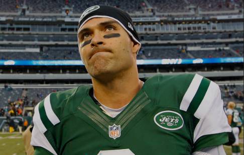 Ex-NFL QB Sanchez arrested after landing in hospital after stabbing