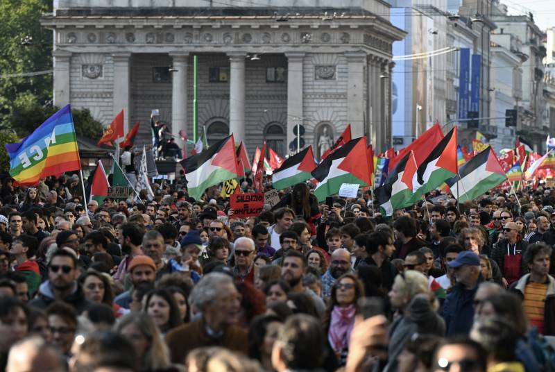 Hundreds of thousands turn out at pro-Palestinian marches in Europe