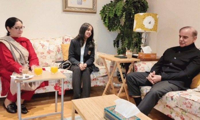 PM meets world record holder Mahnoor Cheema in London