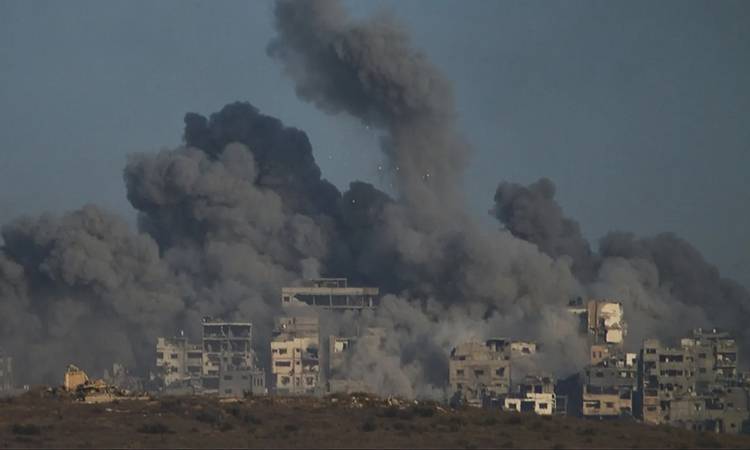Israel, Hamas due in Egypt for ceasefire talks