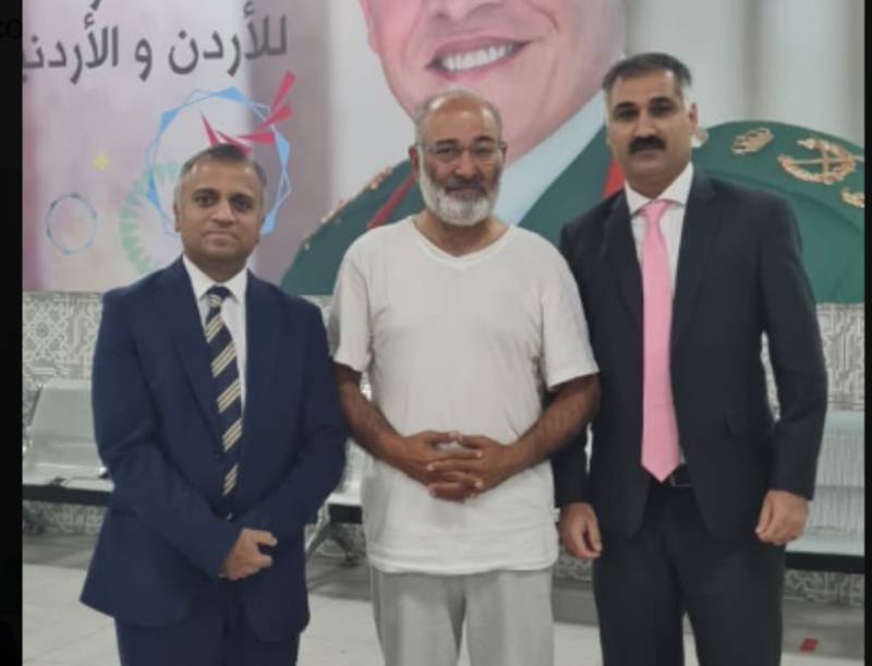 Ex-senator Mushtaq alleges mistreatment after released by Israel
