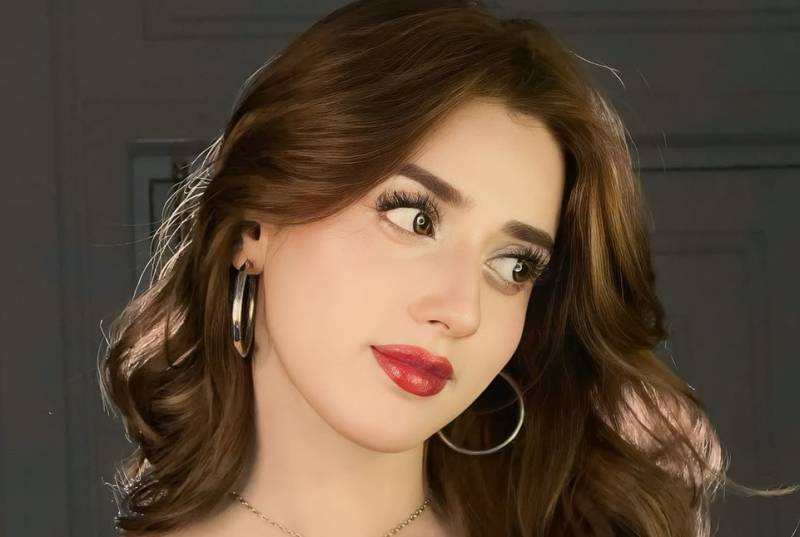 Jannat Mirza shares teahouse hangout