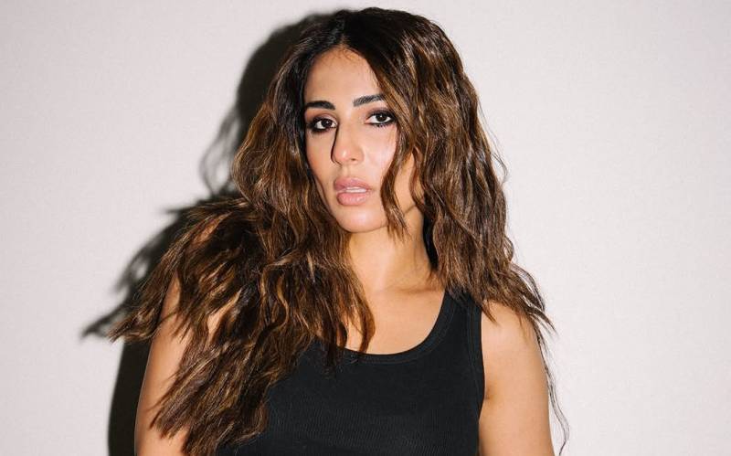 Ushna turns heads with high heels