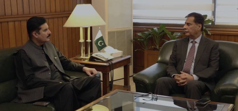 Governor KP meets NA Speaker, discusses political affairs