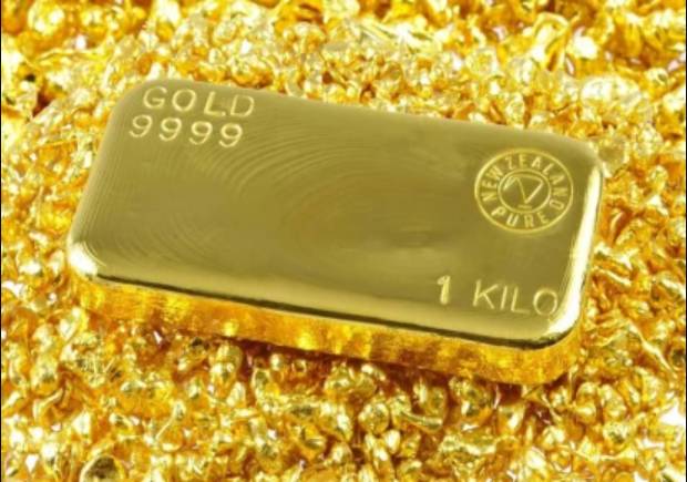 Gold prices slide in Pakistan amid global market decline