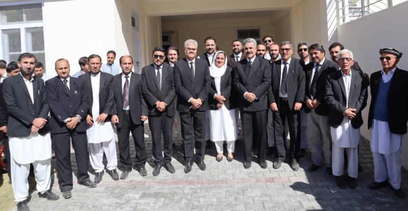 CJP Justice Yahya visits Chitral, meets judicial officers and leaders of Bar Association