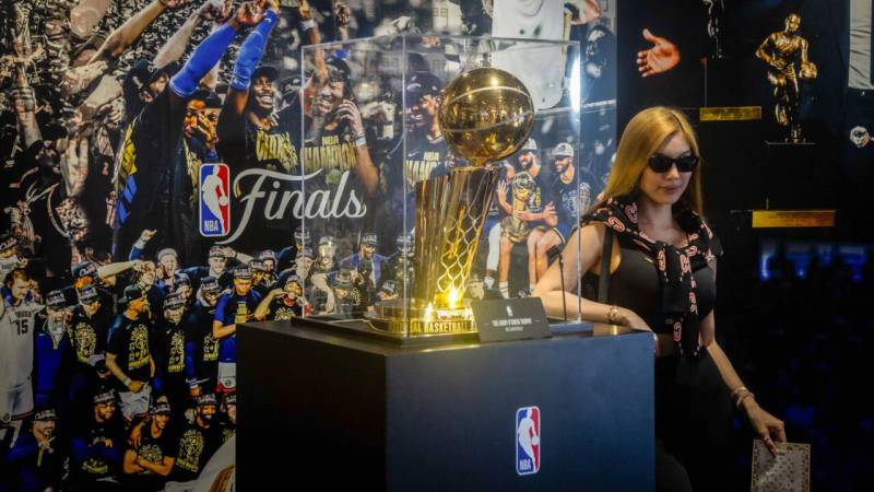 Packed crowd greets NBA return to China after six-year absence