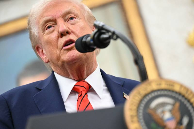 Trump announces new 100% China tariff, threatens to scrap Xi talks