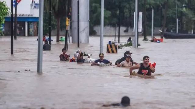 At least 41 dead in Mexico floods