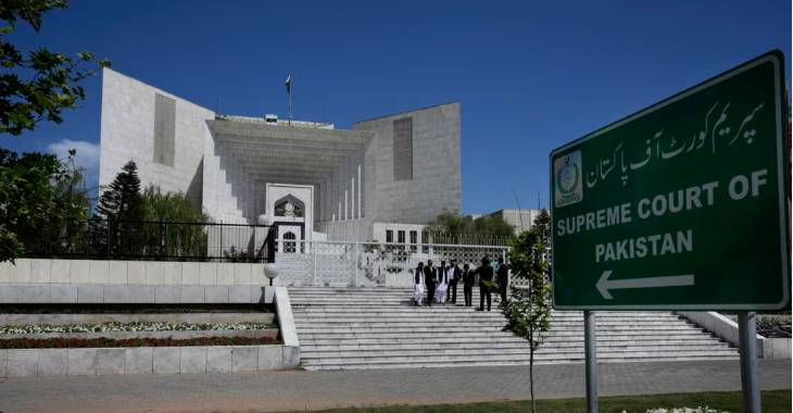 SC’s Justice Mandokhel asks whether court is bound to form full court