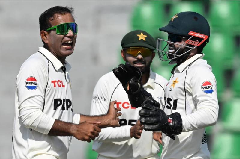 South Africa reach 216/6, trail Pakistan's 378 by 162 runs on day two
