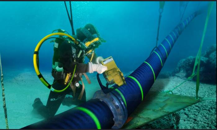 Pakistanis set to face internet disruption as repair on submarine cable begins