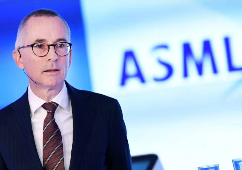 Dutch tech giant ASML posts stable profits, warns on China