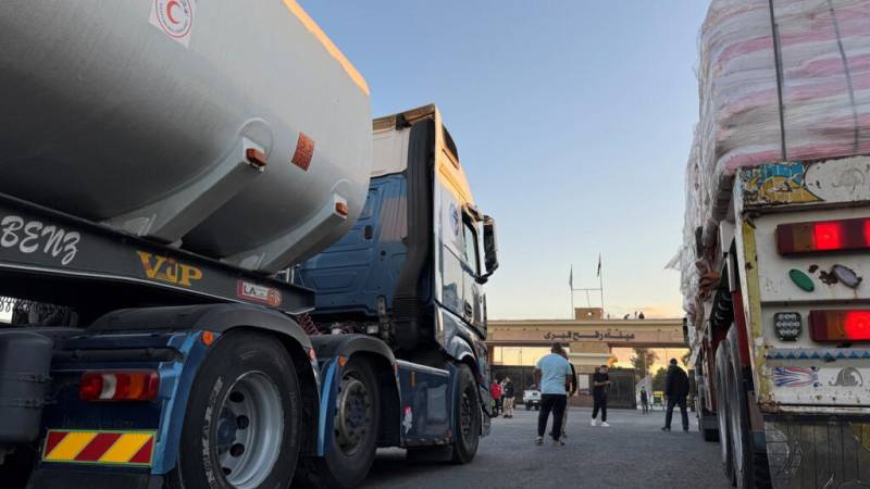 Gaza to Egypt crossing remains shut as Israel pushes for hostage remains