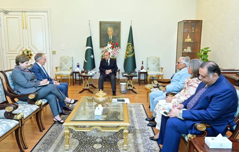 Outgoing High Commissioner of Australia calls on PM Shehbaz in Islamabad