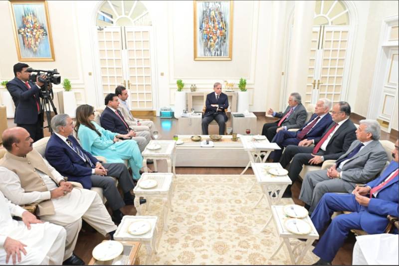 Bilawal-led PPP delegation calls on PM Shehbaz, discusses political situation 
