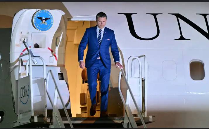 US defence secretary's plane makes emergency landing in UK