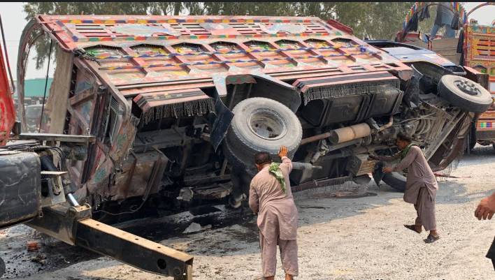 15 gypsies perish in truck crash on Swat Expressway