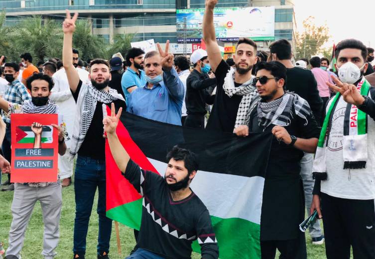 Pakistan announces 5,000 fellowships Palestinian students