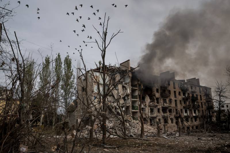 Russian strikes force nationwide Ukraine power cuts
