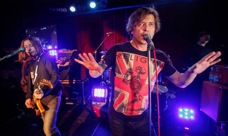 Russian musicians arrested after anti-Putin performances