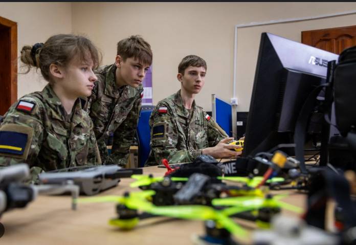 Polish teens study in first drone class overseen by military