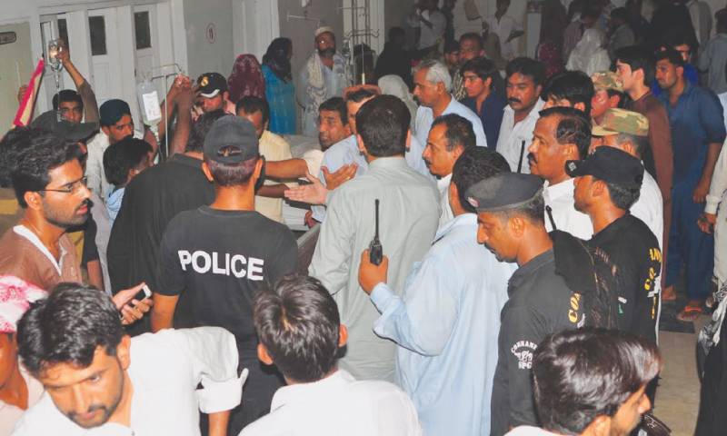 Father killed, son injured in tribal clash in Larkana