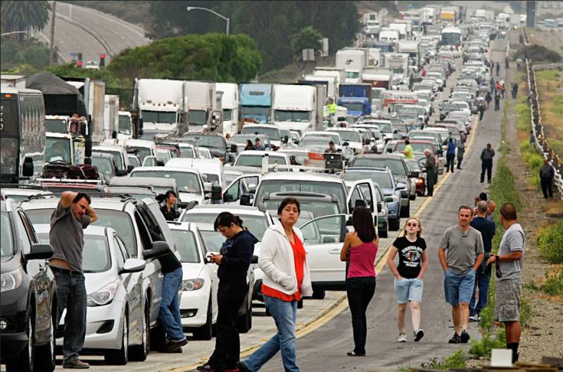Major California freeway shut amid US military live-fire exercise
