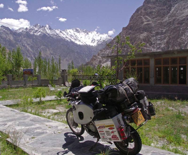 Foreign women motorcyclists discover peace and beauty in Pakistan