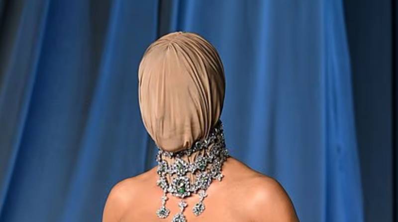 Kim Kardashian turns heads with masked look at Academy Museum Gala