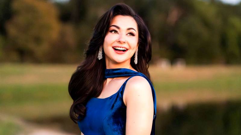 Hania Aamir surprises fans with her singing skills