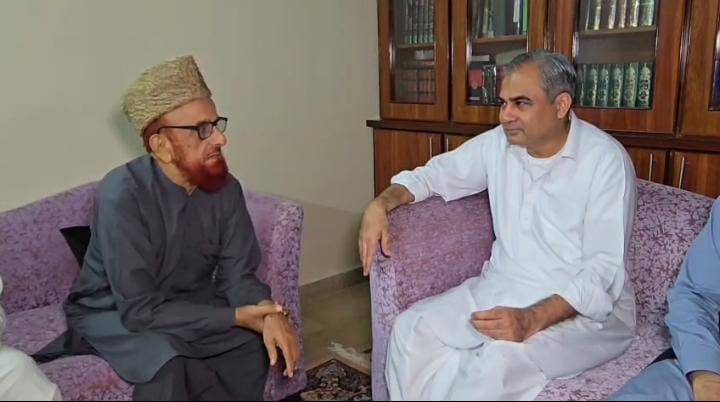 Mohsin Naqvi meets Mufti Muneeb, Sunni scholars; assures non-interference in madrasa, mosque affairs