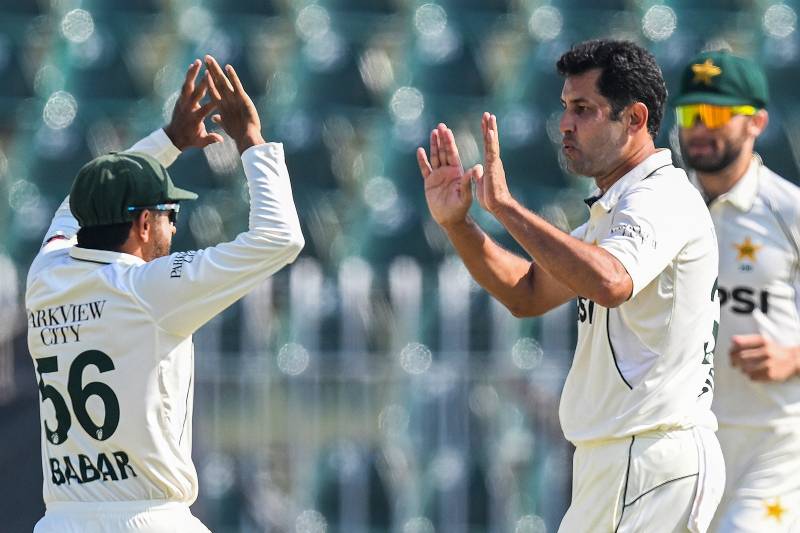 South Africa sniff series-levelling win after Pakistan slump in second Test