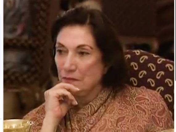 President pays tribute to Begum Nusrat Bhutto on her 14th death anniversary